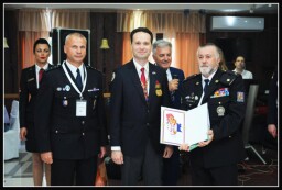 předání knihy prezidentu IPA Srbsko-7